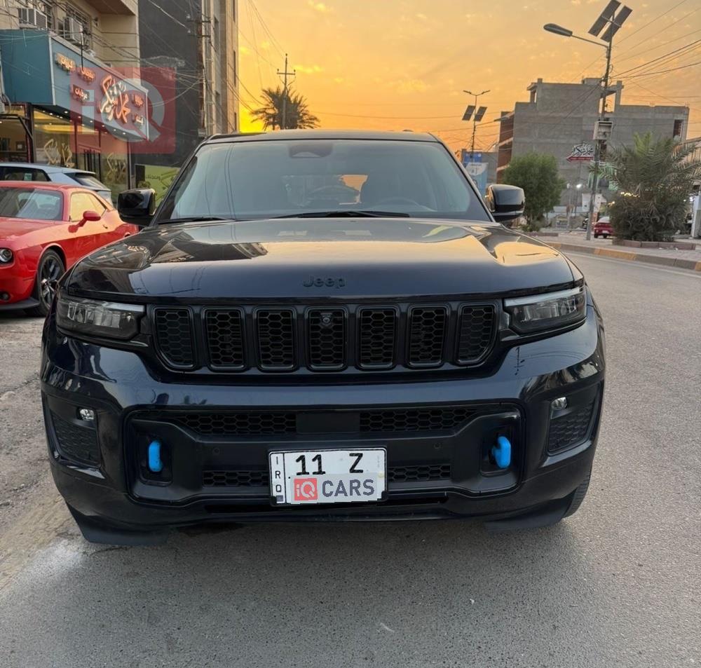 جیپ گراند شیرۆکی